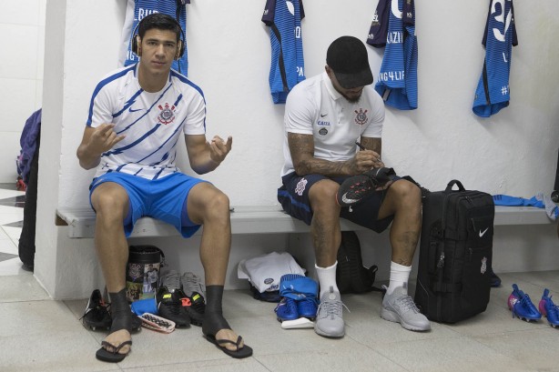 Balbuena aguardando o início do jogo contra a Ponte Preta no vestiário