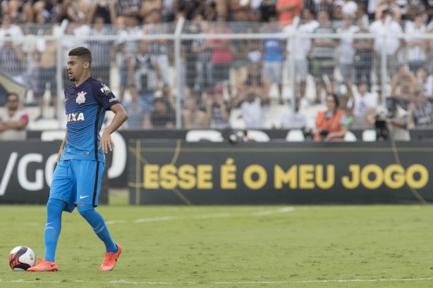Léo Santos entrou no segundo tempo contra a Ponte Preta, no Moisés Lucarelli