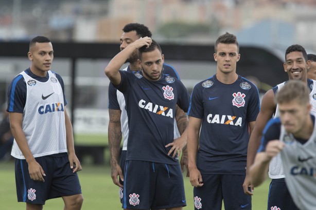 Com a divisão de times, Carille mostrou que não irá poupar jogadores