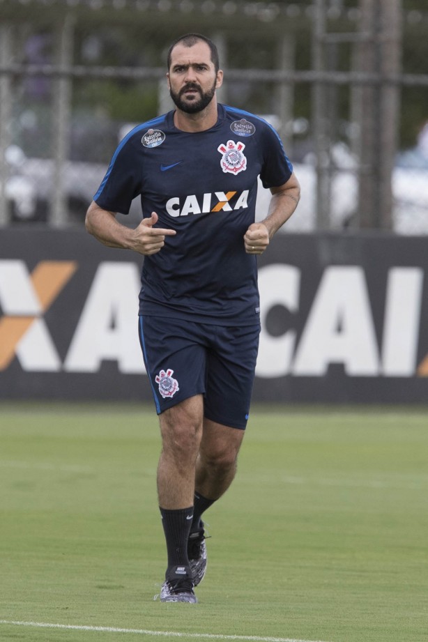 Se recuperando de lesão, Danilo realizou atividade física