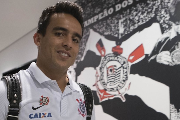 Jadson chegando à Arena para jogo contra a Luverdense