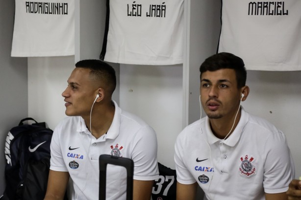Marciel e Léo Jabá antes do jogo contra a Ferroviária, pelo Paulistão