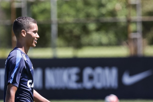 Pedrinho terá a sua primeira chance entre os titulares do time principal do Timão