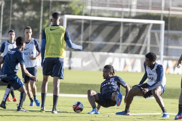 Corinthians realizou treinamento tático nesta terça-feira