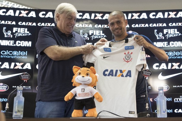 O jogador chega por empréstimo do Atlético-MG, em uma troca com o meia Marlone