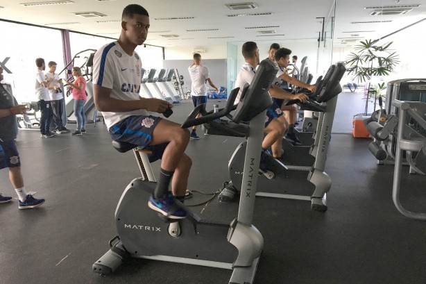 Os titulares também realizaram treino regenerativo na academia