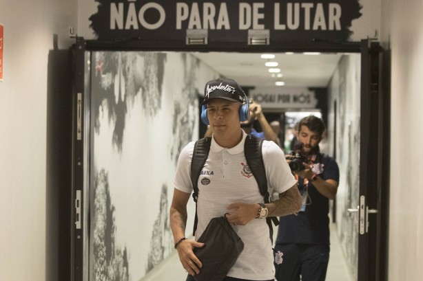 Guilherme Arana chegando à Arena para enfrentar a La U, pela Sul-Americana