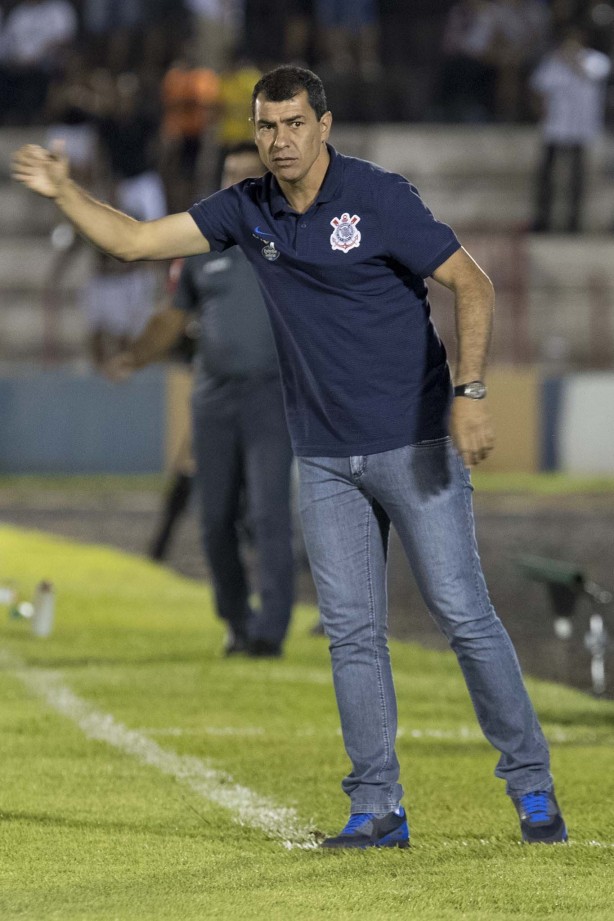 Fábio Carille comanda o time diante do Botafogo-SP, pelo Paulistão