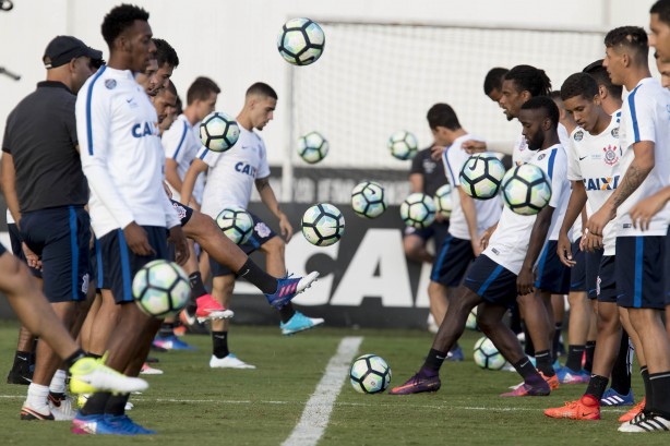 A atividade contou com trabalho sobre a troca de passes do Timo