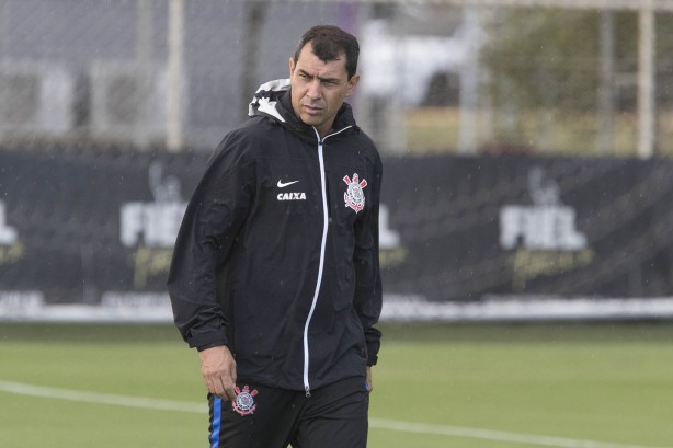 Corinthians realizou treinamento tático nesta terça, no CT Joaquim Grava
