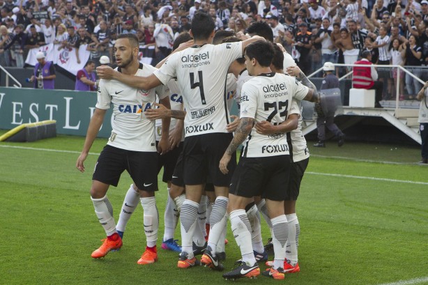 Comemoração da vitória nas quartas de final contra o Botafogo-SP