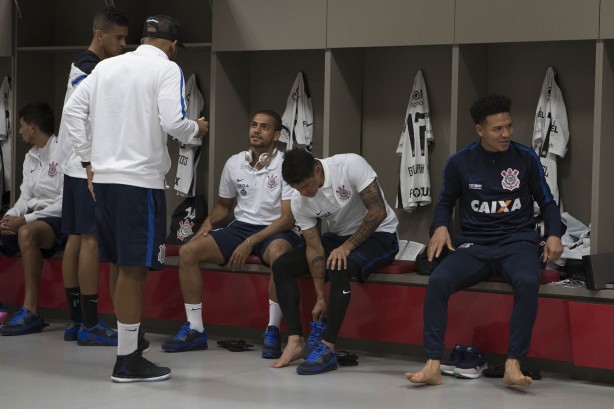 Jogadores no vestiário do Beira Rio para duelo contra o Internacional. pela Copa do Brasil