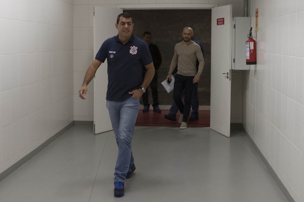 Técnico Fábio Carille antes do duelo contra o Internacional, no Beira Rio, pela Copa do Brasil