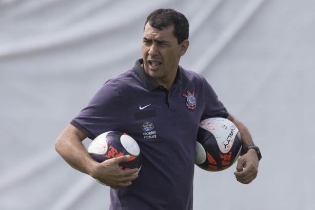 Carille vive novo desafio mata-mata  frente do Corinthians