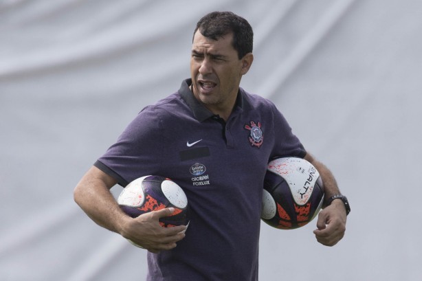 Carille vive novo desafio mata-mata à frente do Corinthians