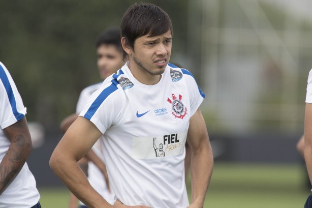 Romero, que brilhou no histrico 6 a 1 sobre o So Paulo, tambm ser titular