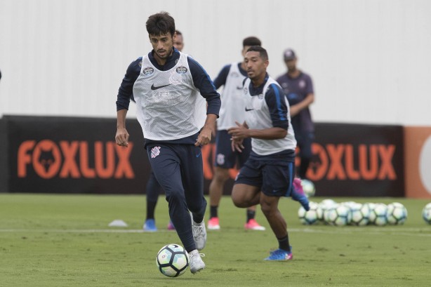 Camacho foi opção no segundo tempo contra o São Paulo