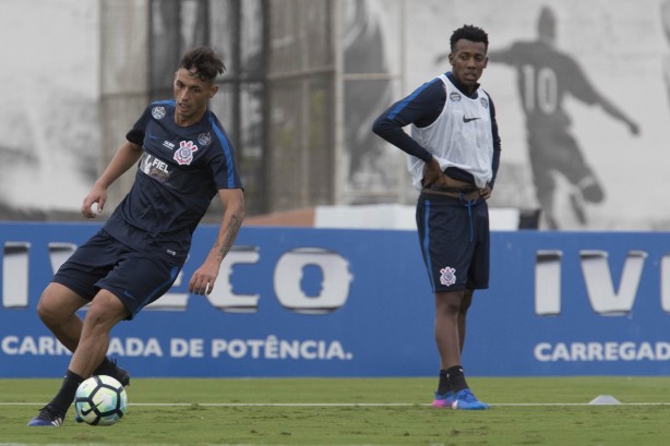 Marciel e Moisés treinaram forte sob comando de Carille