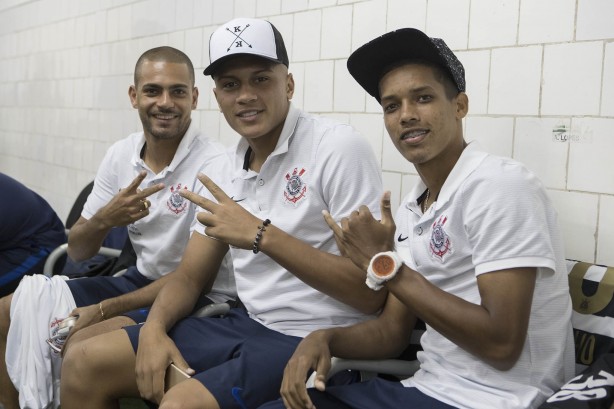 Clayton, Léo Jabá e Pedrinho se preparando para encarar o São Paulo, pelo Paulistão