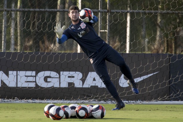 Caíque França segue treinando, o garoto chegou a jogar algumas partidas esse ano