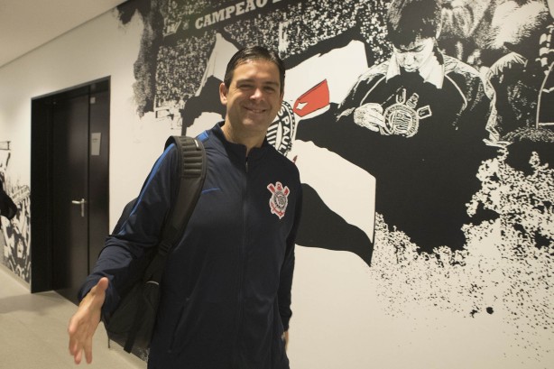 Leonardo da Silva chegando à Arena para enfrentar o Internacional, pela Copa do Brasil