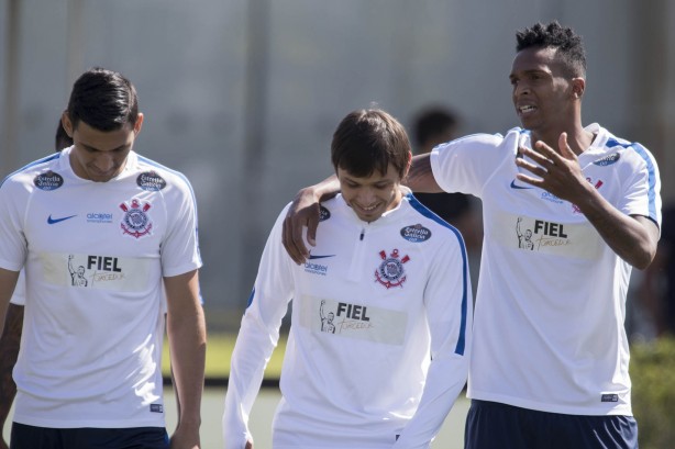 Balbuena, Romero e J batem papo antes do aquecimento