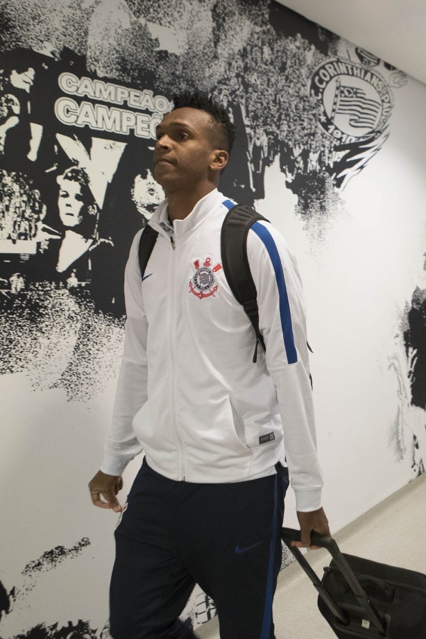 Chegada do atacante Jô à Arena para enfrentar o São Paulo, pela semifinal do Paulistão