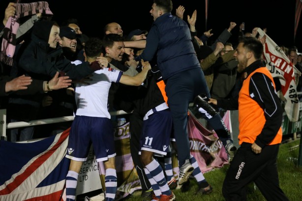 Comemoração da vitória histórica do Corinthian-Casuals