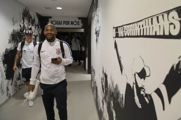Fellipe Bastos chegando à Arena para enfrentar o São Paulo, pela semifinal do Paulistão