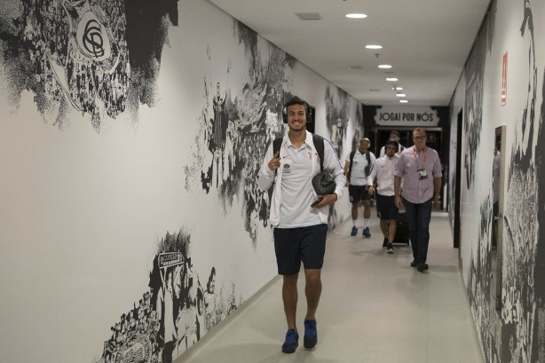 Pedro Henrique chegando à Arena para enfrentar o São Paulo, pela semifinal do Paulistão