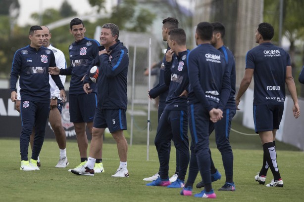 Nesta quarta, o Corinthians realizou atividade ttica no CT Joaquim Grava