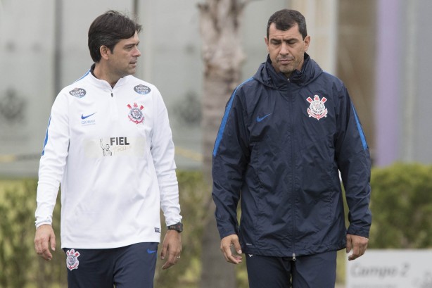 Leonardo Silva e Carille durante treino preparatório para a final contra a Ponte