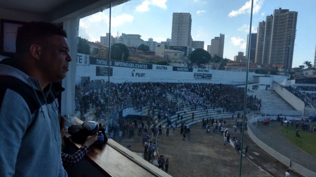 Ronaldo marcou presena no estdio Moiss Lucarelli