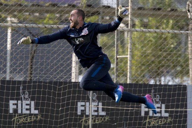 Walter treina durante reapresentação do Corinthians após os 3 a 0 contra a Ponte Preta