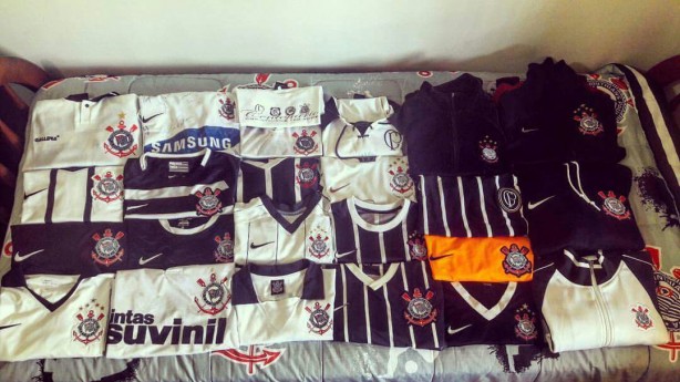 As 20 camisas do Corinthians que fazem parte da coleo de Alana