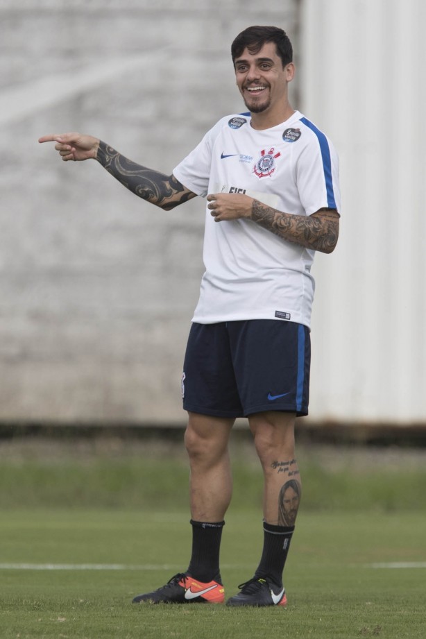 Fagner, que segue aguarda decisão do TJD para atuar na final, participou do treino