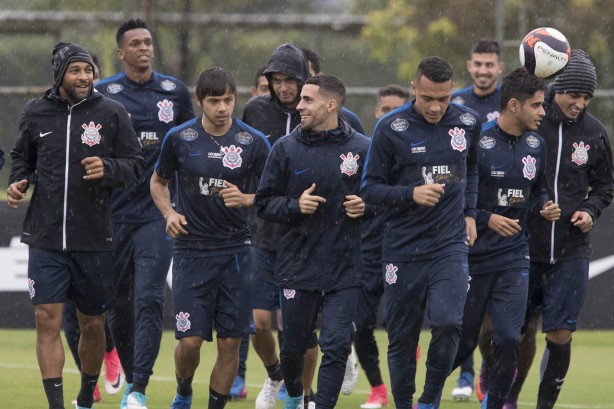 Na manhã desta sexta, o elenco do Timão realizou treinamento tático