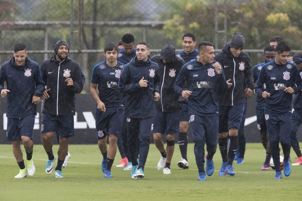 Reservas e titulares foram a campo no CT Joaquim Grava