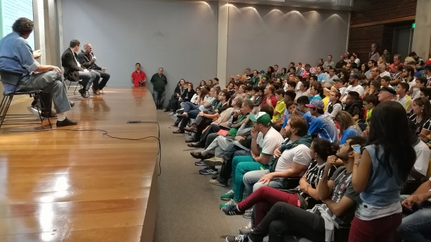 Evento reuniu centenas de torcedores no Pacaembu neste sbado