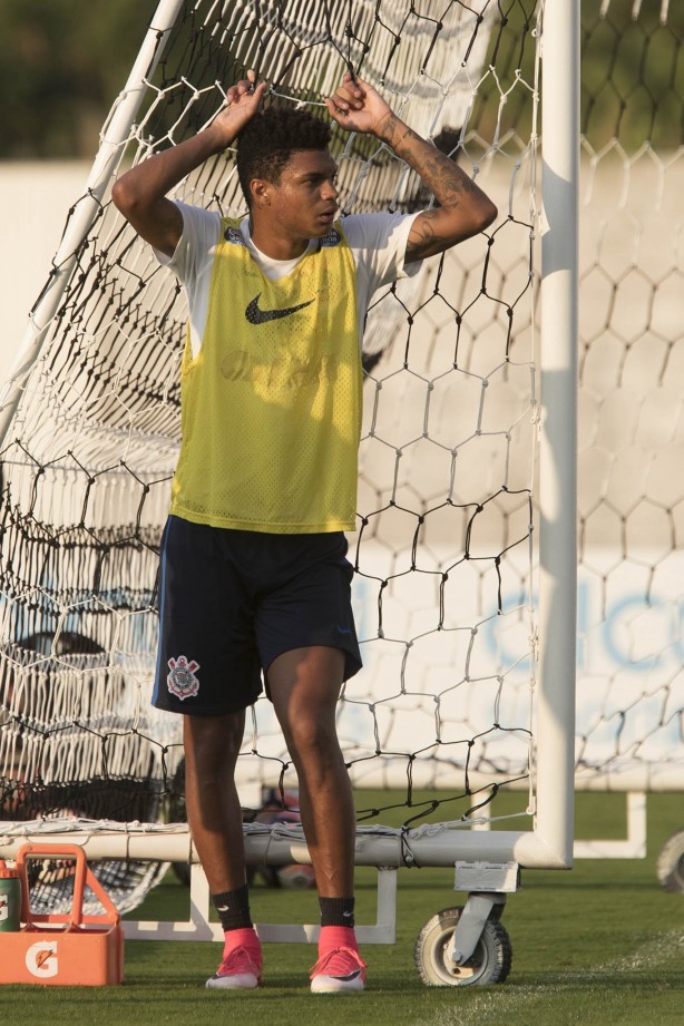 Nesta segunda, o Corinthians realizou atividade tática no CT Joaquim Grava