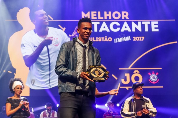 Jô foi eleito o melhor atacante do Paulistão 2017
