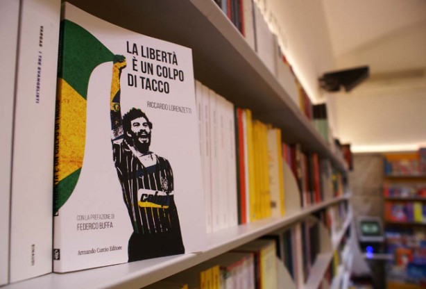 Riccardo lançou livro sobre Sócrates e a Democracia Corinthiana