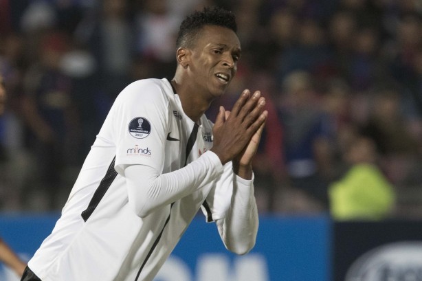 Jô passou em branco na noite de hoje contra a La U, em Santiago do Chile