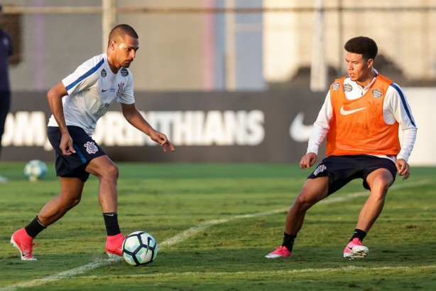 Clayton e Marquinhos Gabriel no treino de hoje no CT Joaquim Grava