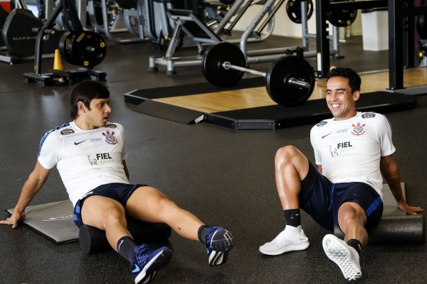 Jadson e Romero na academia do CT durante único treino antes de encarar a Chapecoense