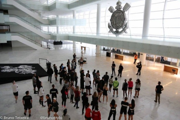 O tour guiado apresentou o estádio aos convidados
