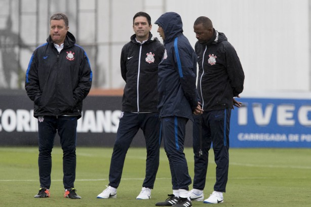 Carille e sua comissão técnica comandaram o treinamento