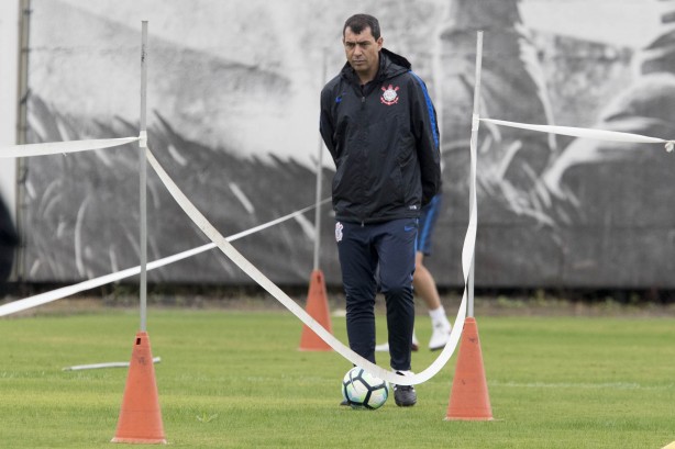 O técnico Carille tem trabalhado muito com a descontração entre os jogadores