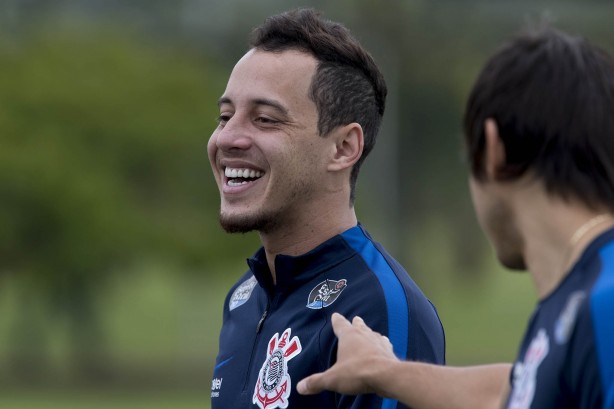 Rodriguinho foi convocado para a seleção nesta sexta-feira