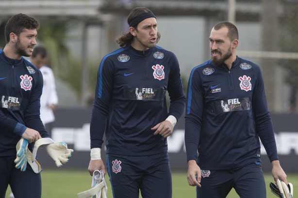 Caíque, Cássio e Walter treinaram na manhã de sábado